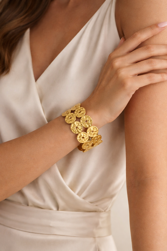 Zarini Hammered Interlocking Circle Cuff Bracelet