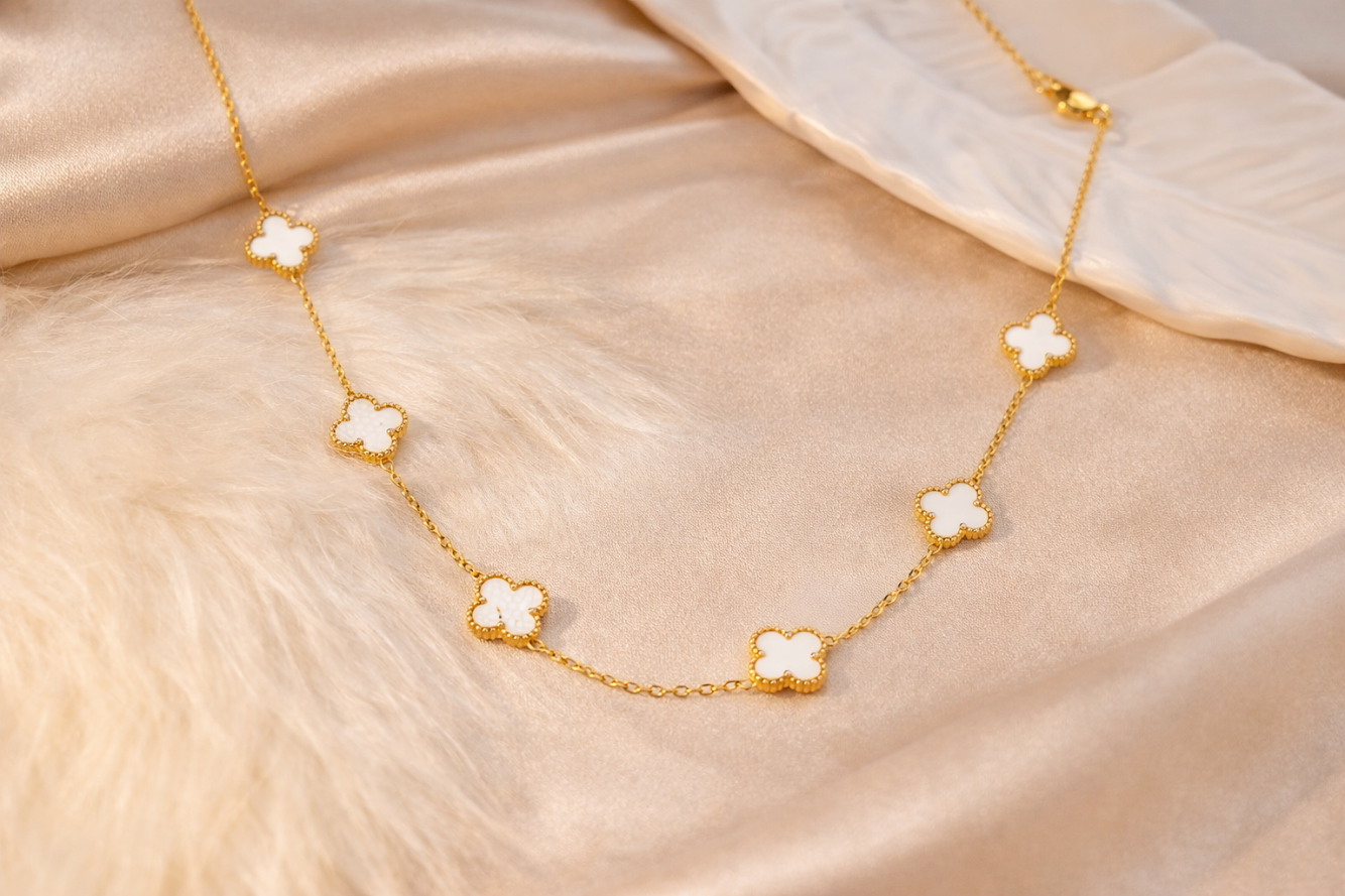 Zarini’s Twisted Shell Detail Pendant Necklace – White