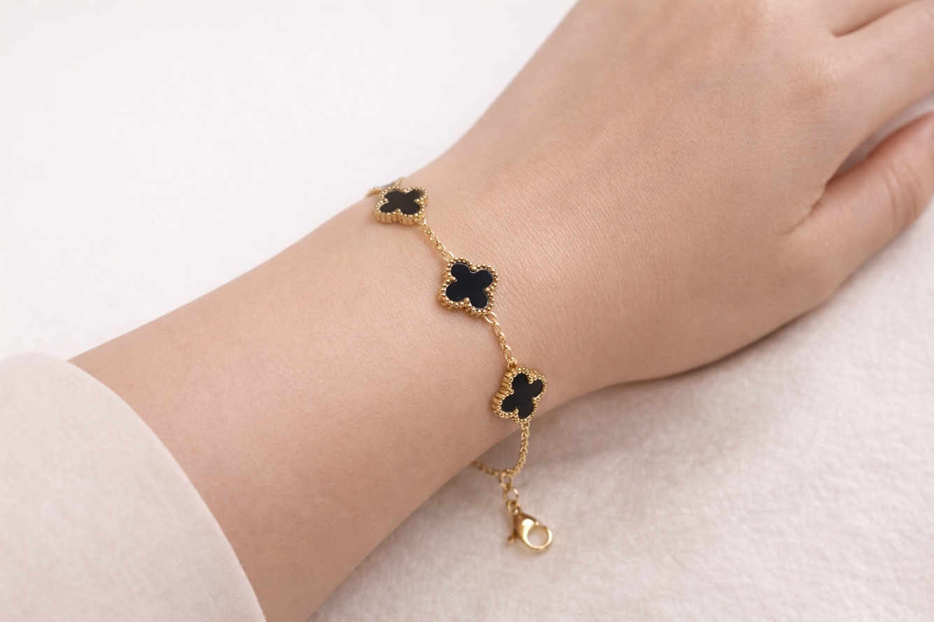 Zarini Black Clover Bracelet – Gold Plated Anti-Tarnish Elegance