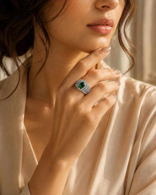 ZARINI Verdant Majesty Silver-Toned Green Halo Ring