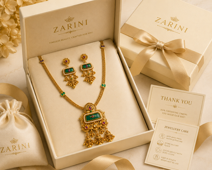 Zarini  Classic Kundan Pendant Necklace Set