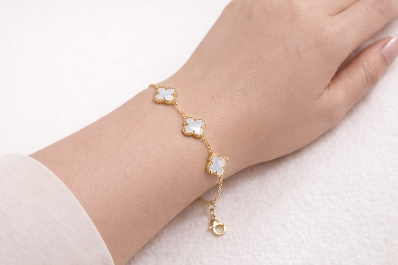 Zarini White Clover Bracelet – Gold Plated Anti-Tarnish Mother-of-Pearl Finish